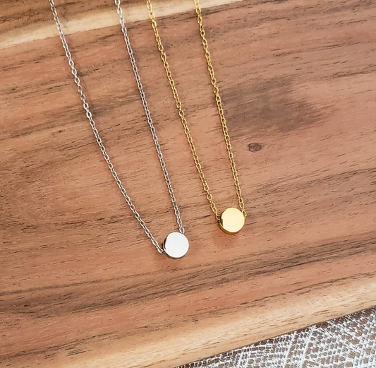 Tiny Circle Charm Necklace – Minimalist Everyday Style