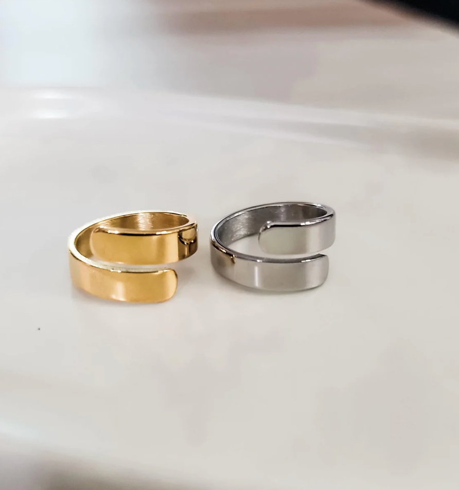 Wide Adjustable Ring – Sleek, Modern, and Effortlessly Stylish